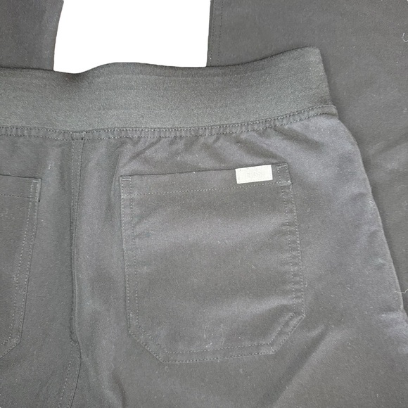 Figs Scrubs Womens Catarina VNeck Top And Tie Waist Straight Leg Pants Small - Picture 14 of 14